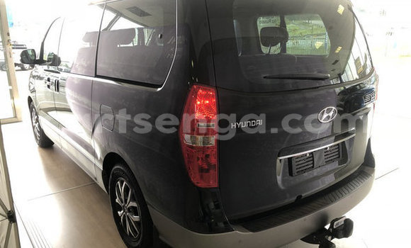 Nunua Ilio tumika Hyundai H1 Black Gari ndani ya Hluti nchini Wilaya ya Shiselweni Nunua Ilio tumika Hyundai H1 Black Gari ndani ya Hluti nchini Wilaya ya Shiselweni