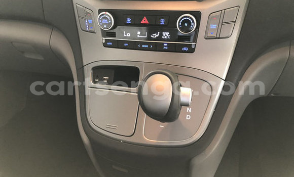 Nunua Ilio tumika Hyundai H1 Black Gari ndani ya Hluti nchini Wilaya ya Shiselweni Nunua Ilio tumika Hyundai H1 Black Gari ndani ya Hluti nchini Wilaya ya Shiselweni