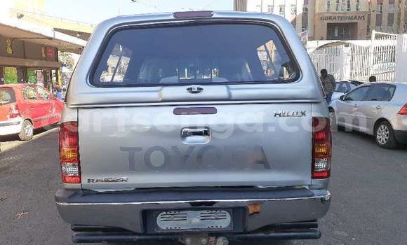 Nunua Ilio tumika Toyota Hilux Beige Gari ndani ya Manzini nchini Manzini Nunua Ilio tumika Toyota Hilux Beige Gari ndani ya Manzini nchini Manzini