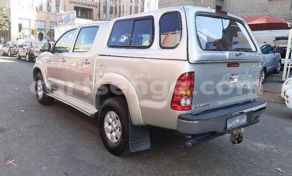 Nunua Ilio tumika Toyota Hilux Beige Gari ndani ya Manzini nchini Manzini Nunua Ilio tumika Toyota Hilux Beige Gari ndani ya Manzini nchini Manzini