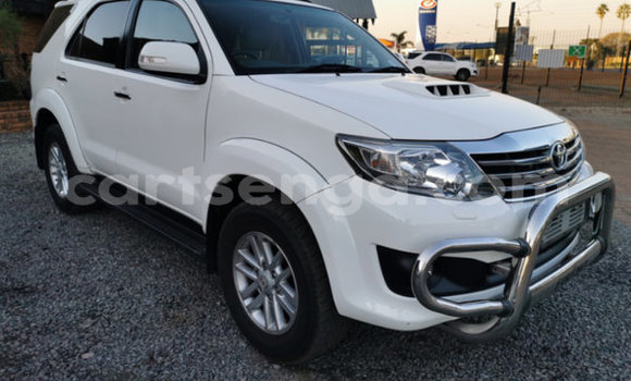 Nunua Ilio tumika Toyota Fortuner White Gari ndani ya Bulembu nchini Hhohho Nunua Ilio tumika Toyota Fortuner White Gari ndani ya Bulembu nchini Hhohho