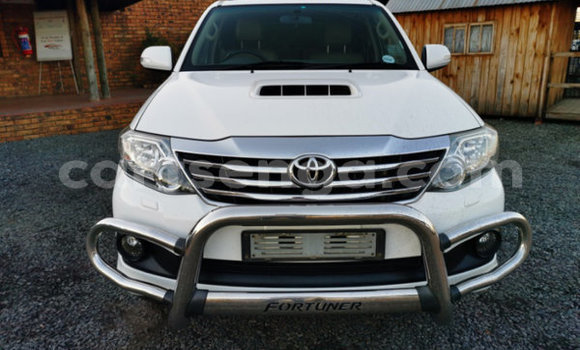 Nunua Ilio tumika Toyota Fortuner White Gari ndani ya Bulembu nchini Hhohho Nunua Ilio tumika Toyota Fortuner White Gari ndani ya Bulembu nchini Hhohho