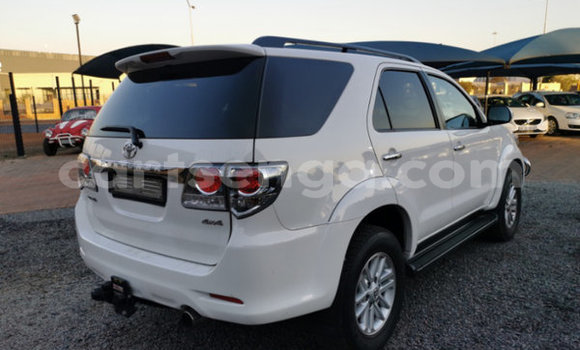 Nunua Ilio tumika Toyota Fortuner White Gari ndani ya Bulembu nchini Hhohho Nunua Ilio tumika Toyota Fortuner White Gari ndani ya Bulembu nchini Hhohho