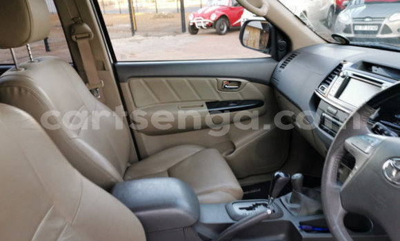 Nunua Ilio tumika Toyota Fortuner White Gari ndani ya Bulembu nchini Hhohho Nunua Ilio tumika Toyota Fortuner White Gari ndani ya Bulembu nchini Hhohho