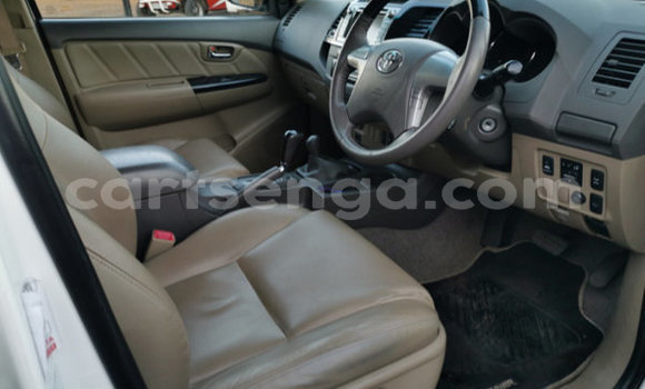 Nunua Ilio tumika Toyota Fortuner White Gari ndani ya Bulembu nchini Hhohho Nunua Ilio tumika Toyota Fortuner White Gari ndani ya Bulembu nchini Hhohho