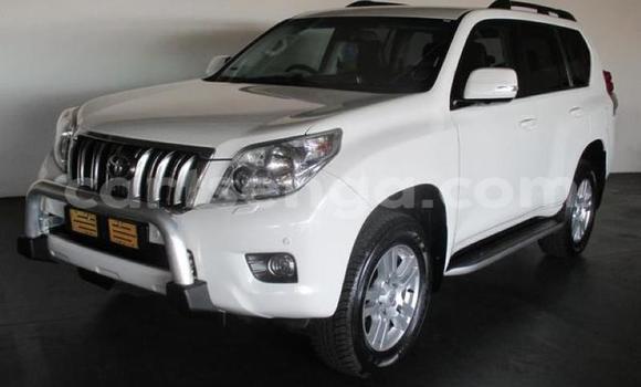 Nunua Ilio tumika Toyota Land Cruiser Prado White Gari ndani ya Manzini nchini Manzini Nunua Ilio tumika Toyota Land Cruiser Prado White Gari ndani ya Manzini nchini Manzini