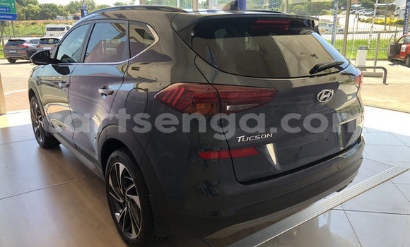 Nunua Ilio tumika Hyundai Tucson Silver Gari ndani ya Ezulwini nchini Hhohho Nunua Ilio tumika Hyundai Tucson Silver Gari ndani ya Ezulwini nchini Hhohho