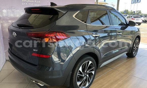 Nunua Ilio tumika Hyundai Tucson Silver Gari ndani ya Ezulwini nchini Hhohho Nunua Ilio tumika Hyundai Tucson Silver Gari ndani ya Ezulwini nchini Hhohho