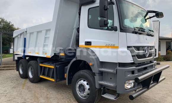 Nunua Ilio tumika Mercedes‒Benz Arocs White Lori ndani ya Manzini nchini Manzini Nunua Ilio tumika Mercedes‒Benz Arocs White Lori ndani ya Manzini nchini Manzini