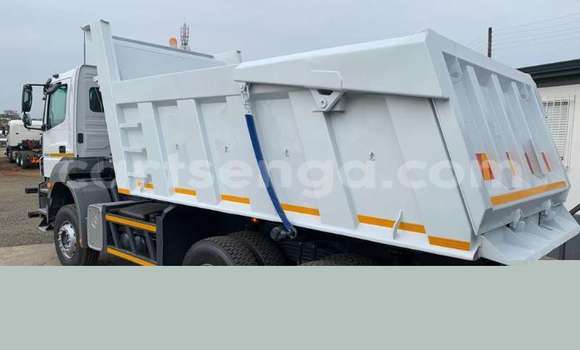 Nunua Ilio tumika Mercedes‒Benz Arocs White Lori ndani ya Manzini nchini Manzini Nunua Ilio tumika Mercedes‒Benz Arocs White Lori ndani ya Manzini nchini Manzini