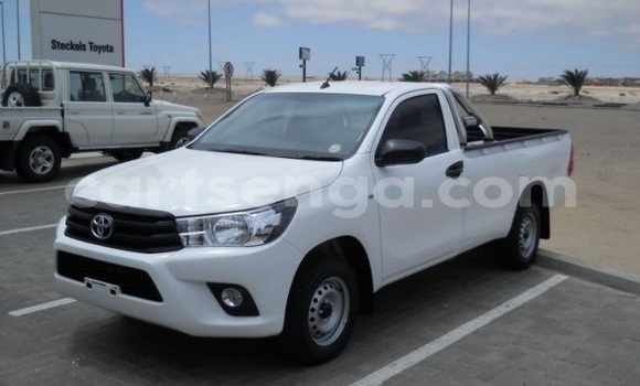 Buy Used Toyota Hilux White Car in Ezulwini in Hhohho Buy Used Toyota Hilux White Car in Ezulwini in Hhohho