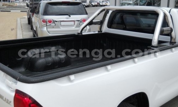 Buy Used Toyota Hilux White Car in Ezulwini in Hhohho Buy Used Toyota Hilux White Car in Ezulwini in Hhohho