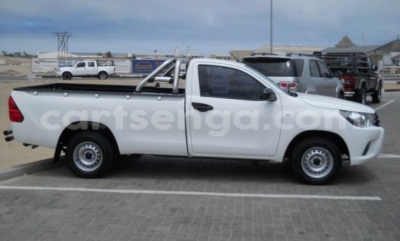 Buy Used Toyota Hilux White Car in Ezulwini in Hhohho Buy Used Toyota Hilux White Car in Ezulwini in Hhohho