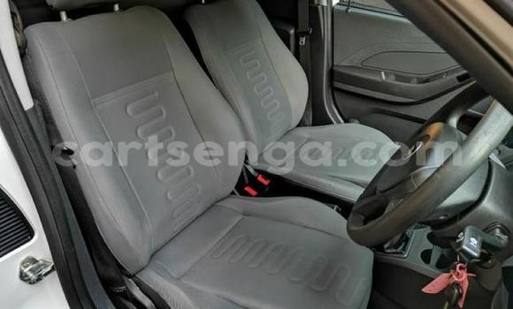 Nunua Ilio tumika Chevrolet Corsa White Gari ndani ya Manzini nchini Manzini Nunua Ilio tumika Chevrolet Corsa White Gari ndani ya Manzini nchini Manzini