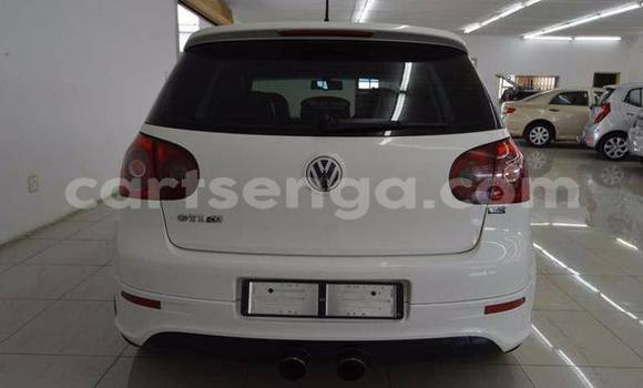 Nunua Ilio tumika Volkswagen Golf White Gari ndani ya Ezulwini nchini Hhohho Nunua Ilio tumika Volkswagen Golf White Gari ndani ya Ezulwini nchini Hhohho