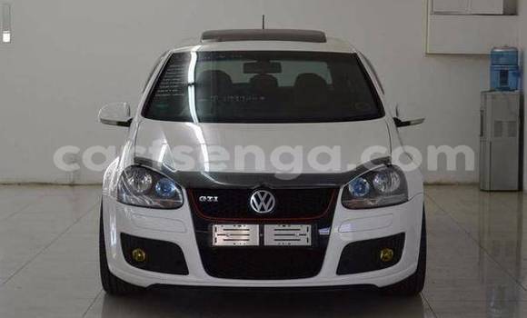 Nunua Ilio tumika Volkswagen Golf White Gari ndani ya Ezulwini nchini Hhohho Nunua Ilio tumika Volkswagen Golf White Gari ndani ya Ezulwini nchini Hhohho