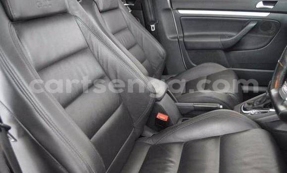 Nunua Ilio tumika Volkswagen Golf White Gari ndani ya Ezulwini nchini Hhohho Nunua Ilio tumika Volkswagen Golf White Gari ndani ya Ezulwini nchini Hhohho