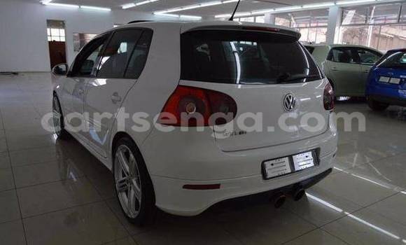 Nunua Ilio tumika Volkswagen Golf White Gari ndani ya Ezulwini nchini Hhohho Nunua Ilio tumika Volkswagen Golf White Gari ndani ya Ezulwini nchini Hhohho