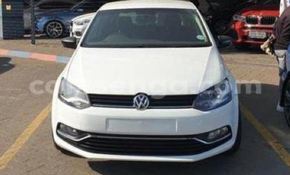 Nunua Ilio tumika Volkswagen Polo White Gari ndani ya Ezulwini nchini Hhohho Nunua Ilio tumika Volkswagen Polo White Gari ndani ya Ezulwini nchini Hhohho