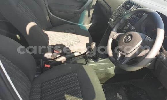 Nunua Ilio tumika Volkswagen Polo White Gari ndani ya Ezulwini nchini Hhohho Nunua Ilio tumika Volkswagen Polo White Gari ndani ya Ezulwini nchini Hhohho