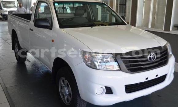 Nunua Ilio tumika Toyota Hilux White Gari ndani ya Manzini nchini Manzini Nunua Ilio tumika Toyota Hilux White Gari ndani ya Manzini nchini Manzini