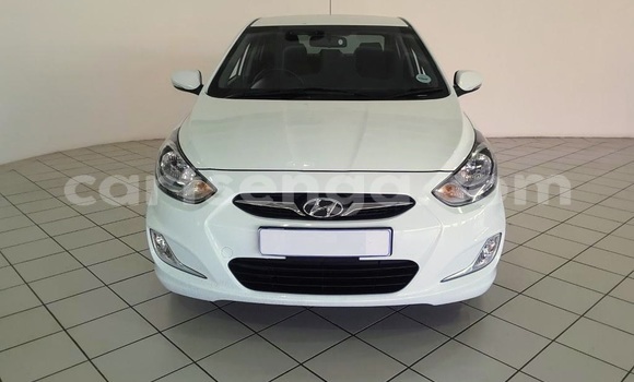 Nunua Ilio tumika Hyundai Accent White Gari ndani ya Ezulwini nchini Hhohho Nunua Ilio tumika Hyundai Accent White Gari ndani ya Ezulwini nchini Hhohho