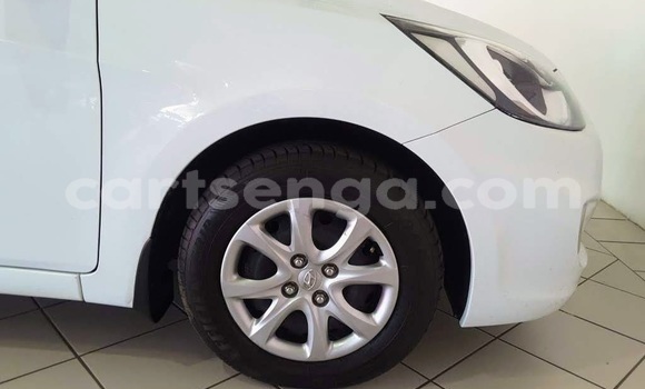 Nunua Ilio tumika Hyundai Accent White Gari ndani ya Ezulwini nchini Hhohho Nunua Ilio tumika Hyundai Accent White Gari ndani ya Ezulwini nchini Hhohho
