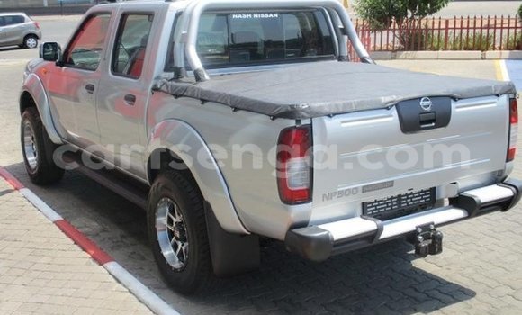 Nunua Ilio tumika Nissan NP 300 Silver Gari ndani ya Ezulwini nchini Hhohho Nunua Ilio tumika Nissan NP 300 Silver Gari ndani ya Ezulwini nchini Hhohho