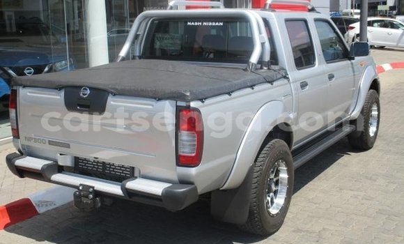 Nunua Ilio tumika Nissan NP 300 Silver Gari ndani ya Ezulwini nchini Hhohho Nunua Ilio tumika Nissan NP 300 Silver Gari ndani ya Ezulwini nchini Hhohho