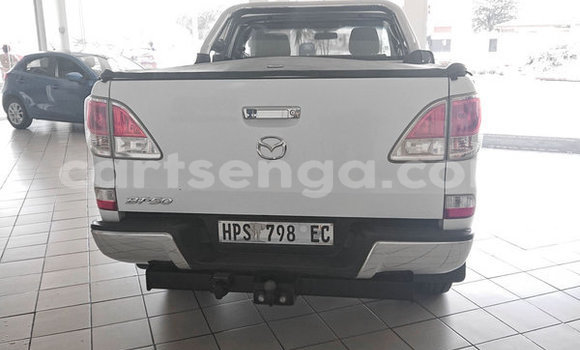 Acheter Occasion Voiture Mazda BT-50 Blanc à Ezulwini, Hhohho Acheter Occasion Voiture Mazda BT-50 Blanc à Ezulwini, Hhohho