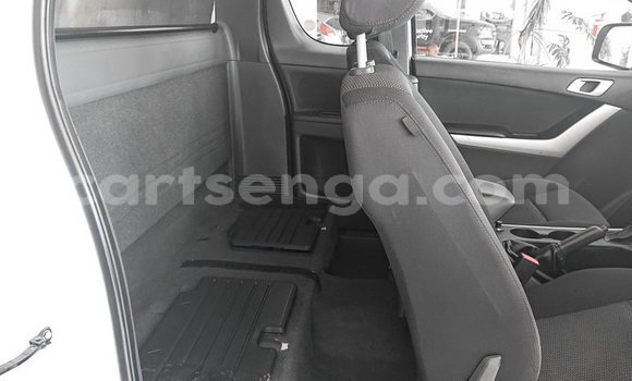 Acheter Occasion Voiture Mazda BT-50 Blanc à Ezulwini, Hhohho Acheter Occasion Voiture Mazda BT-50 Blanc à Ezulwini, Hhohho