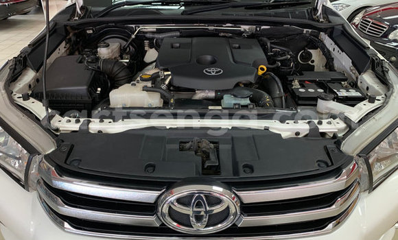 Nunua Ilio tumika Toyota Hilux White Gari ndani ya Bulembu nchini Hhohho Nunua Ilio tumika Toyota Hilux White Gari ndani ya Bulembu nchini Hhohho