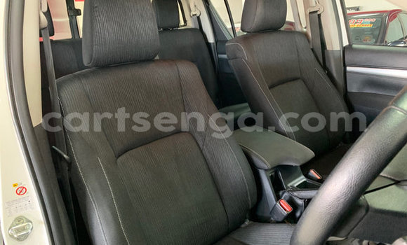 Nunua Ilio tumika Toyota Hilux White Gari ndani ya Bulembu nchini Hhohho Nunua Ilio tumika Toyota Hilux White Gari ndani ya Bulembu nchini Hhohho