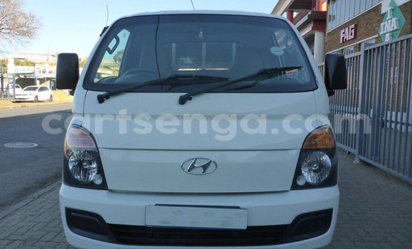 Acheter Occasion Voiture Hyundai H1 Blanc à Hlatikulu, Shiselweni District Acheter Occasion Voiture Hyundai H1 Blanc à Hlatikulu, Shiselweni District