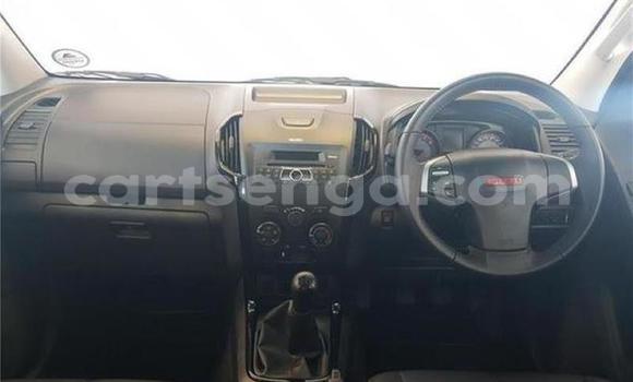 Acheter Occasion Voiture Isuzu KB Rouge à Manzini, Manzini Acheter Occasion Voiture Isuzu KB Rouge à Manzini, Manzini