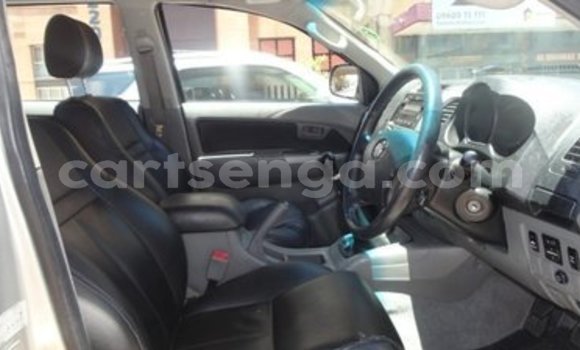 Buy Used Toyota Hilux Silver Car in Bhunya in Manzini Buy Used Toyota Hilux Silver Car in Bhunya in Manzini