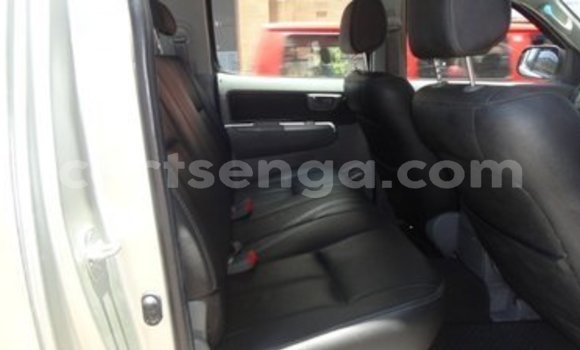 Buy Used Toyota Hilux Silver Car in Bhunya in Manzini Buy Used Toyota Hilux Silver Car in Bhunya in Manzini