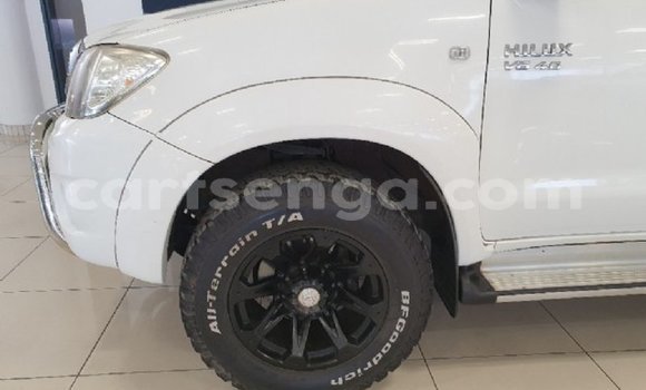 Nunua Ilio tumika Toyota Hilux White Gari ndani ya Ezulwini nchini Hhohho Nunua Ilio tumika Toyota Hilux White Gari ndani ya Ezulwini nchini Hhohho