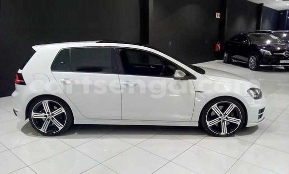 Buy Used Volkswagen Golf R White Car in Bhunya in Manzini Buy Used Volkswagen Golf R White Car in Bhunya in Manzini