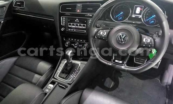 Buy Used Volkswagen Golf R White Car in Bhunya in Manzini Buy Used Volkswagen Golf R White Car in Bhunya in Manzini