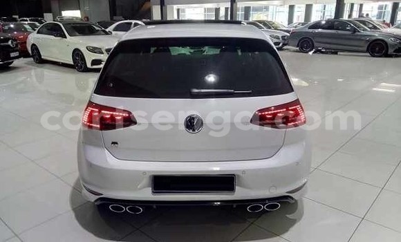 Buy Used Volkswagen Golf R White Car in Bhunya in Manzini Buy Used Volkswagen Golf R White Car in Bhunya in Manzini