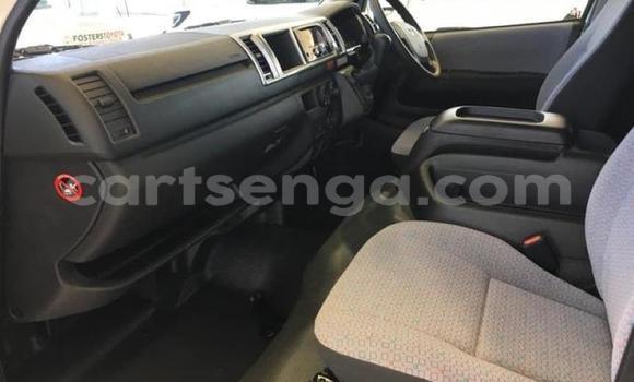 Nunua Ilio tumika Toyota Hiace White Gari ndani ya Ezulwini nchini Hhohho Nunua Ilio tumika Toyota Hiace White Gari ndani ya Ezulwini nchini Hhohho