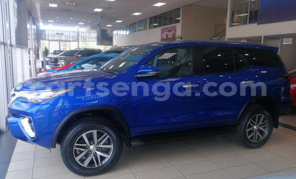 Nunua Ilio tumika Toyota Fortuner Blue Gari ndani ya Ezulwini nchini Hhohho Nunua Ilio tumika Toyota Fortuner Blue Gari ndani ya Ezulwini nchini Hhohho