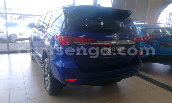 Nunua Ilio tumika Toyota Fortuner Blue Gari ndani ya Ezulwini nchini Hhohho Nunua Ilio tumika Toyota Fortuner Blue Gari ndani ya Ezulwini nchini Hhohho