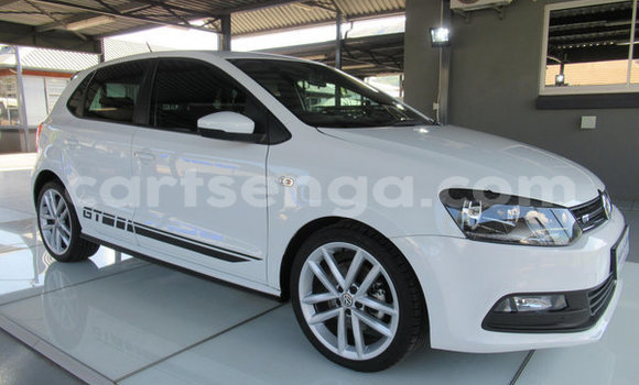 Nunua Ilio tumika Volkswagen Polo White Gari ndani ya Ezulwini nchini Hhohho Nunua Ilio tumika Volkswagen Polo White Gari ndani ya Ezulwini nchini Hhohho