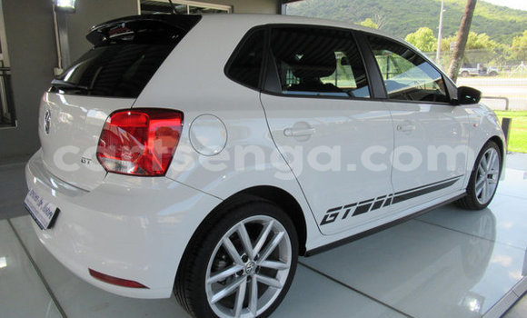 Nunua Ilio tumika Volkswagen Polo White Gari ndani ya Ezulwini nchini Hhohho Nunua Ilio tumika Volkswagen Polo White Gari ndani ya Ezulwini nchini Hhohho