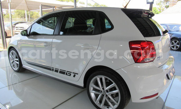 Nunua Ilio tumika Volkswagen Polo White Gari ndani ya Ezulwini nchini Hhohho Nunua Ilio tumika Volkswagen Polo White Gari ndani ya Ezulwini nchini Hhohho