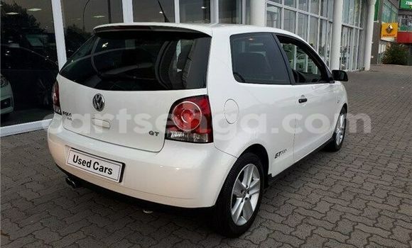 Buy Used Volkswagen Polo White Car in Ezulwini in Hhohho Buy Used Volkswagen Polo White Car in Ezulwini in Hhohho