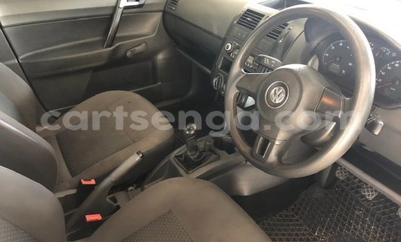 Nunua Ilio tumika Volkswagen Polo Silver Gari ndani ya Bulembu nchini Hhohho Nunua Ilio tumika Volkswagen Polo Silver Gari ndani ya Bulembu nchini Hhohho