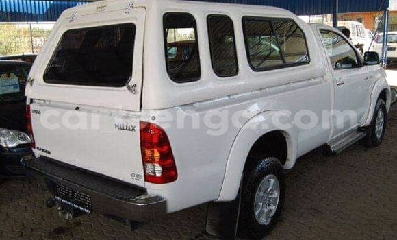 Buy Used Toyota Hilux White Car in Ezulwini in Hhohho Buy Used Toyota Hilux White Car in Ezulwini in Hhohho